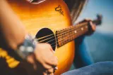 Irmak Kenarında Akustik Pazar